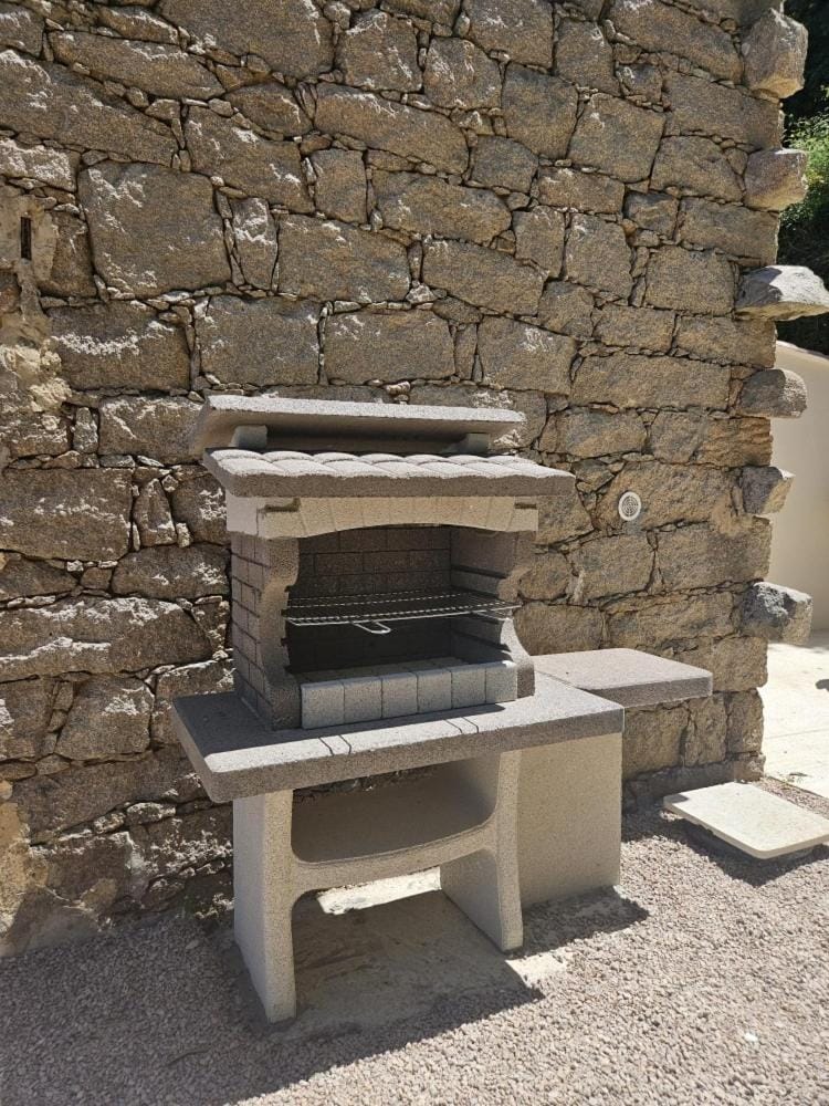 Day, BBQ facilities, BBQ facilities