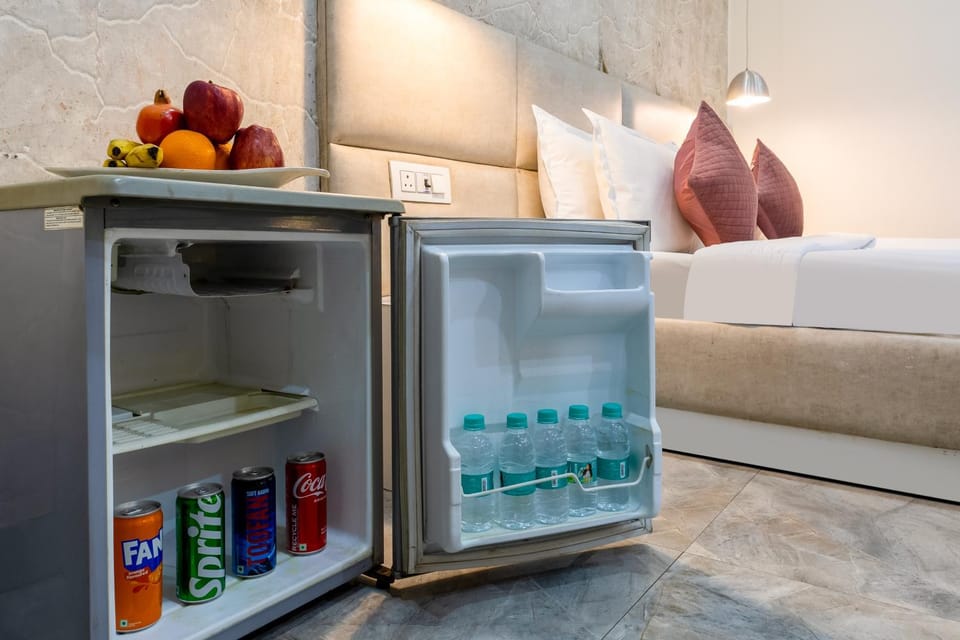 Kitchen or kitchenette, Food and drinks, Food