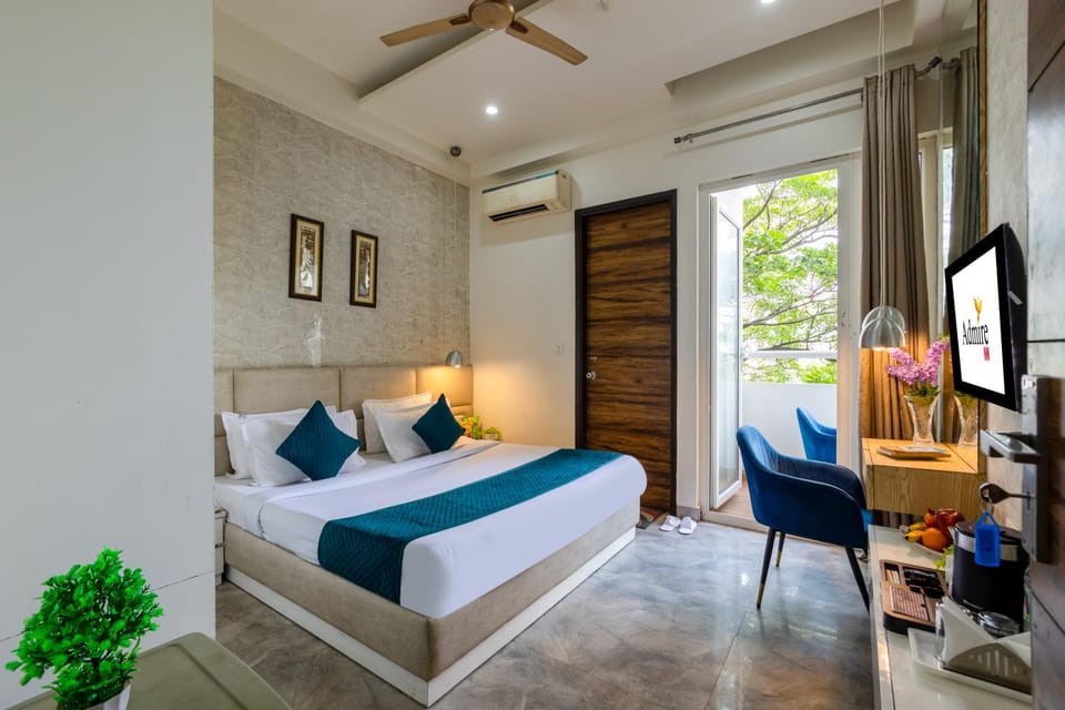 Bed, TV and multimedia, Photo of the whole room, Bedroom, hair dresser