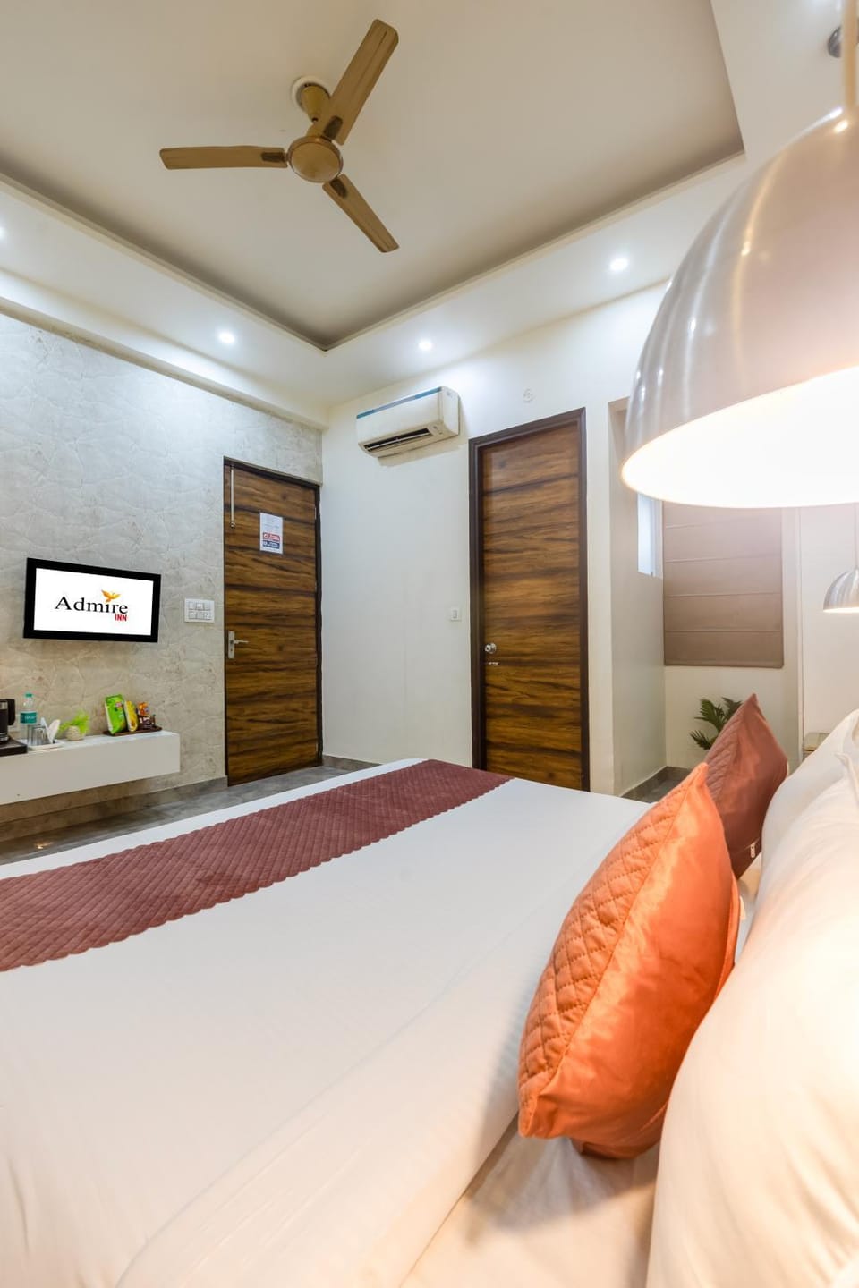 Bed, TV and multimedia, Photo of the whole room, Bedroom, wardrobe, air conditioner