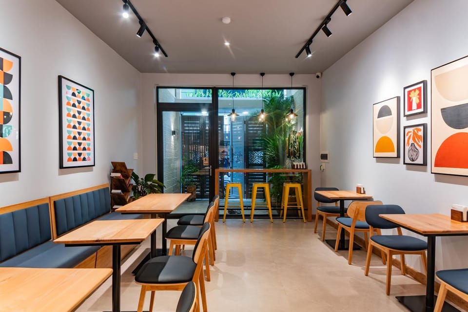 Restaurant/places to eat, Communal lounge/ TV room, Lobby or reception, Seating area, concierge