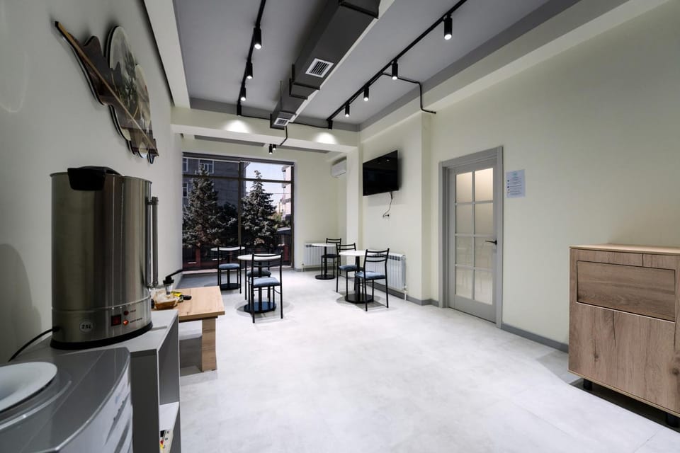 TV and multimedia, Kitchen or kitchenette, Communal kitchen, kitchen