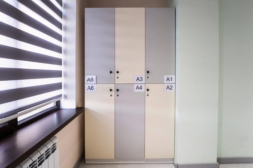 locker, locker, wardrobe