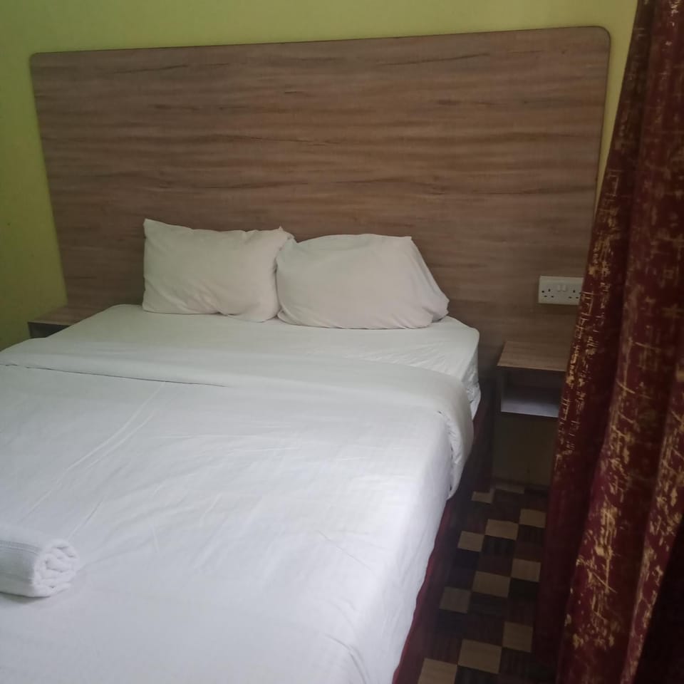 Naivasha Lake Vista Guesthouse Bed and Breakfast in Kenya