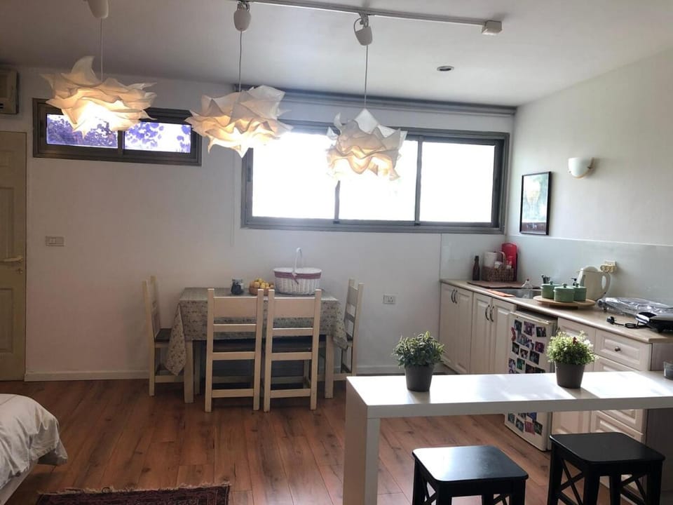 Peaceful Stay Between Tel Aviv, Jerusalem & the Airport House in Center District
