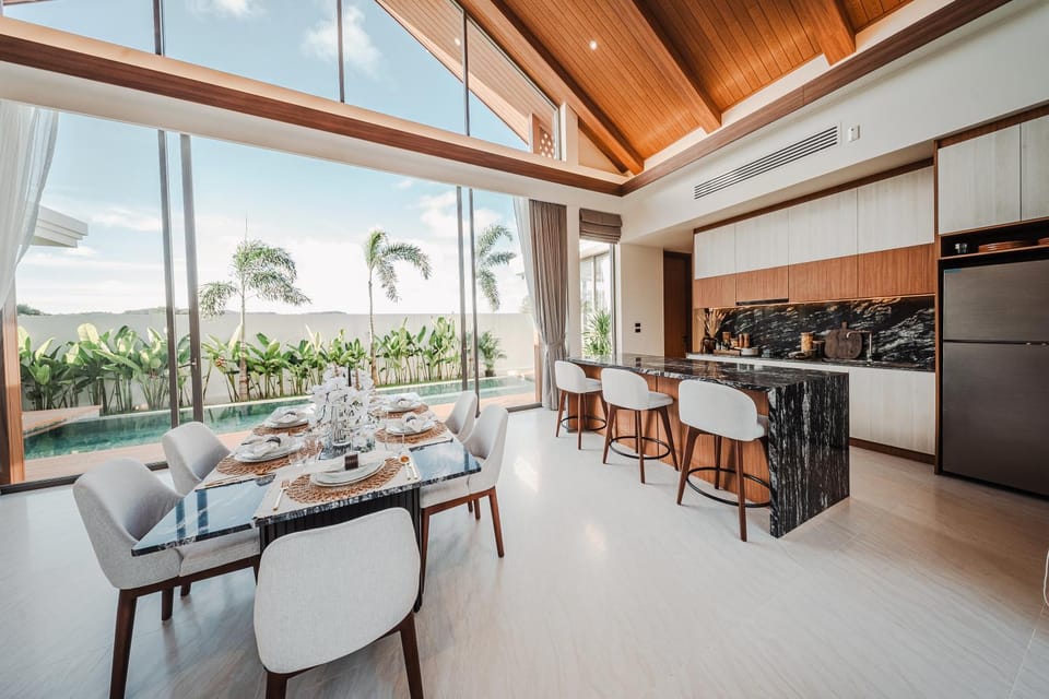 Kitchen or kitchenette, Living room, Seating area, Dining area