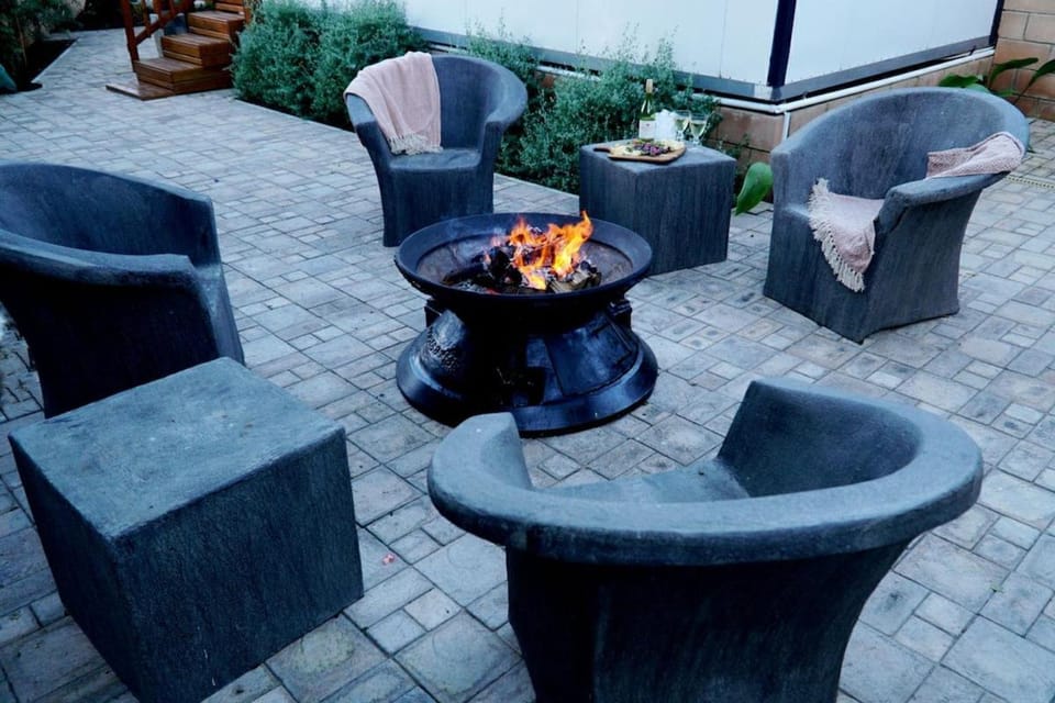 BBQ facilities, BBQ facilities, Seating area