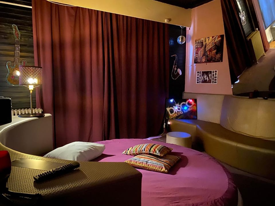 Le Vénitien Love hotel in Liège