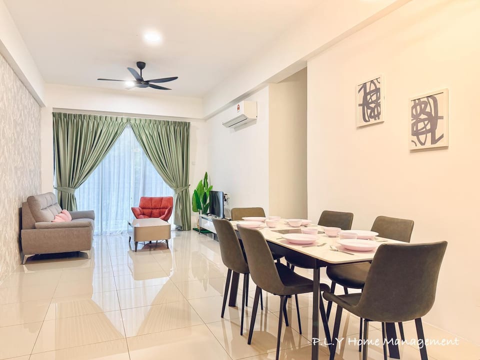 Living room, Dining area, air conditioner