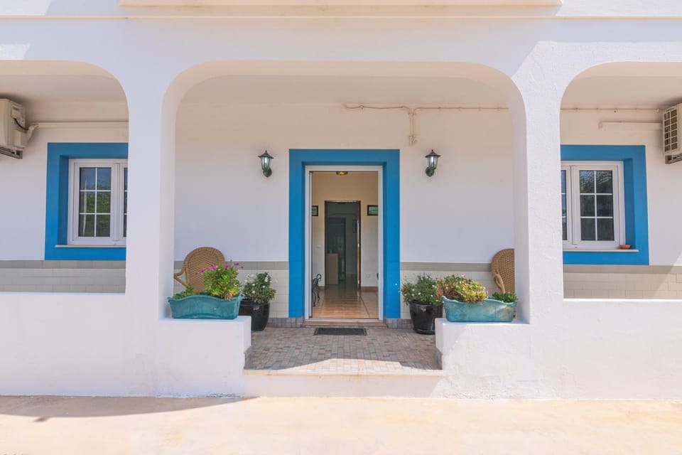 Property building, Facade/entrance, Day