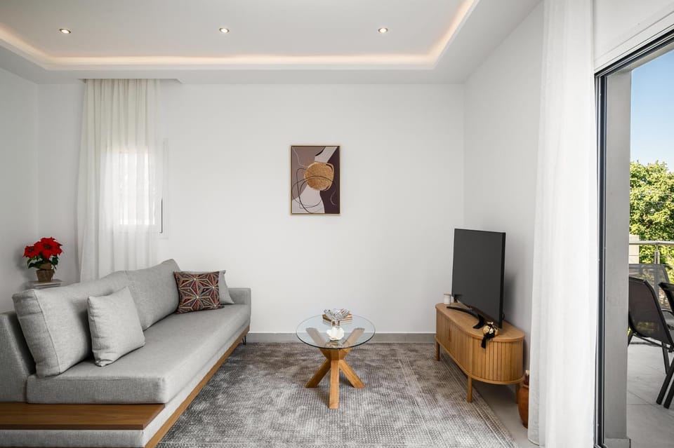 Communal lounge/ TV room, TV and multimedia, Living room, Seating area