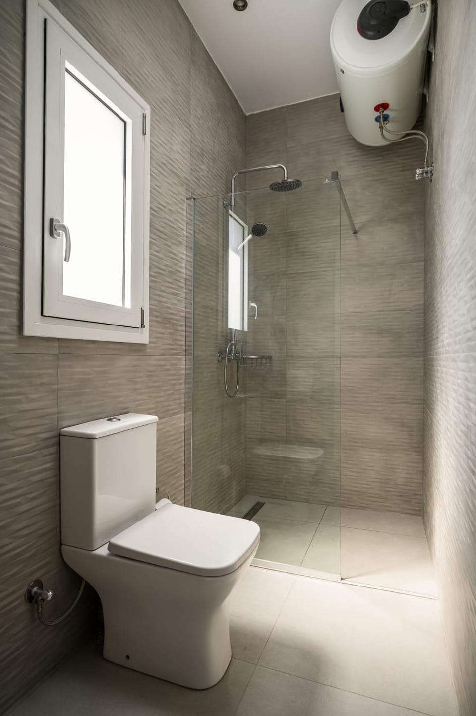 Shower, Toilet