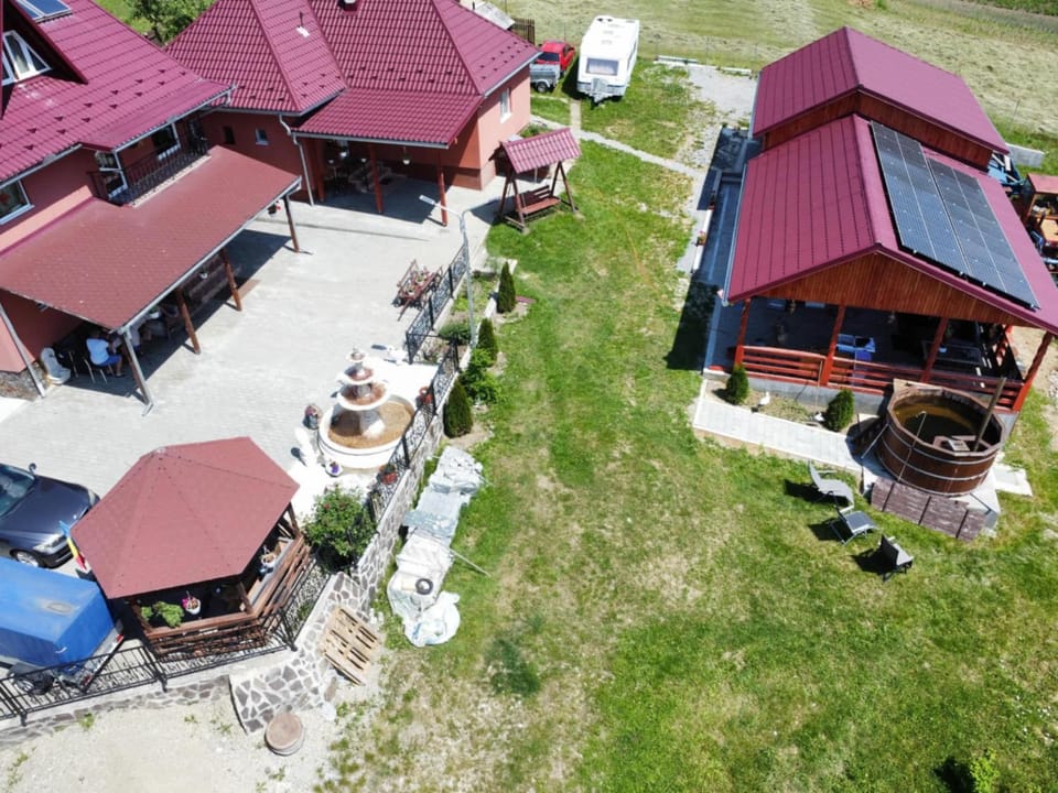 Property building, Restaurant/places to eat, Bird's eye view, Swimming pool