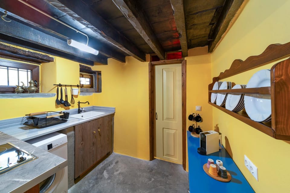Kitchen or kitchenette, kitchen