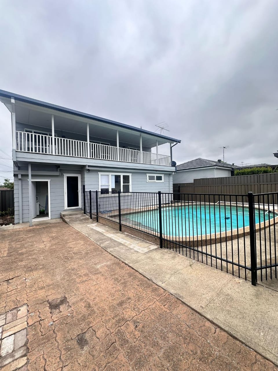 Queen Room in with Balcony and Swimming Pool - SW5 Vacation rental in Merrylands