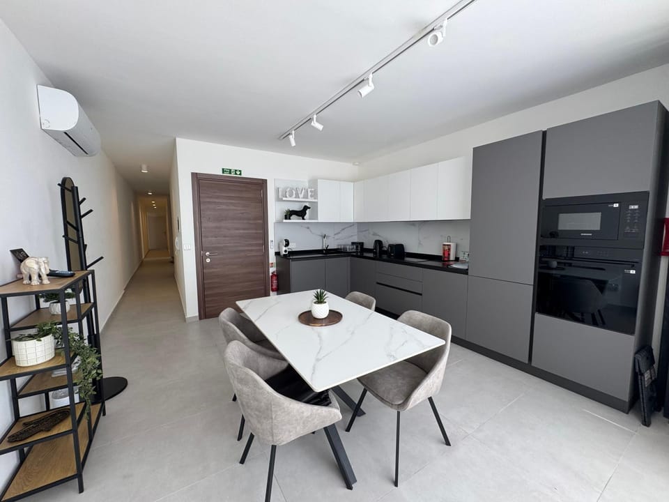 Kitchen or kitchenette, Dining area, dishwasher, oven, stove, toaster