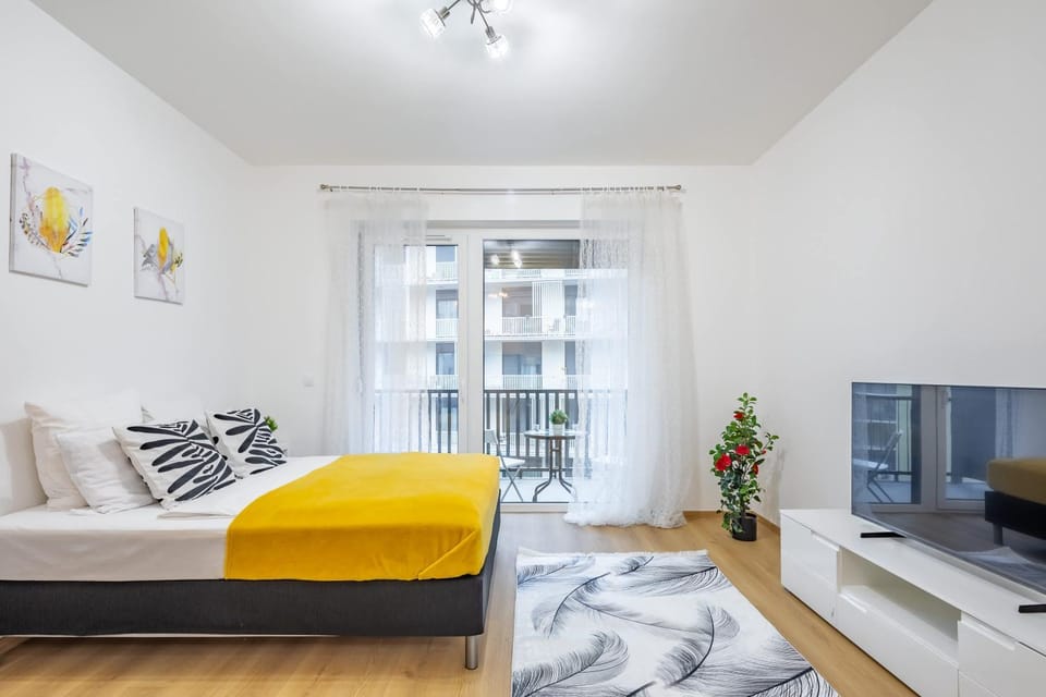 Balcony - NEW - Comfy Apartment in Budapest