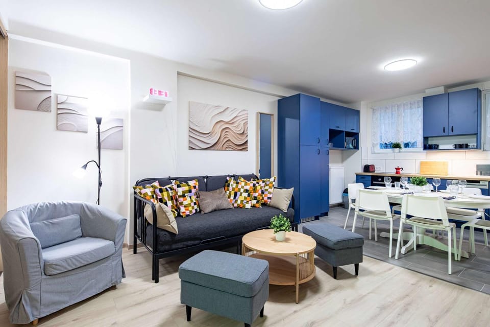 Central - Balcony - Comfy - Green Apartment in Budapest