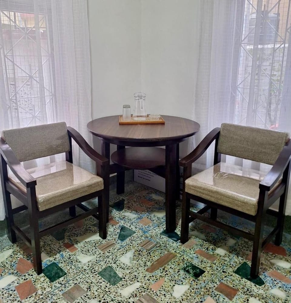 Seating area, Dining area