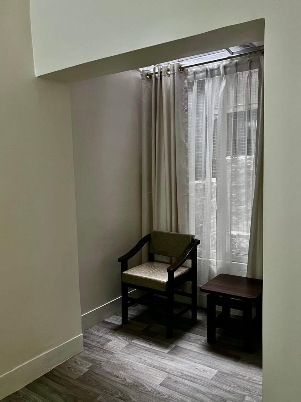 Seating area, Bedroom