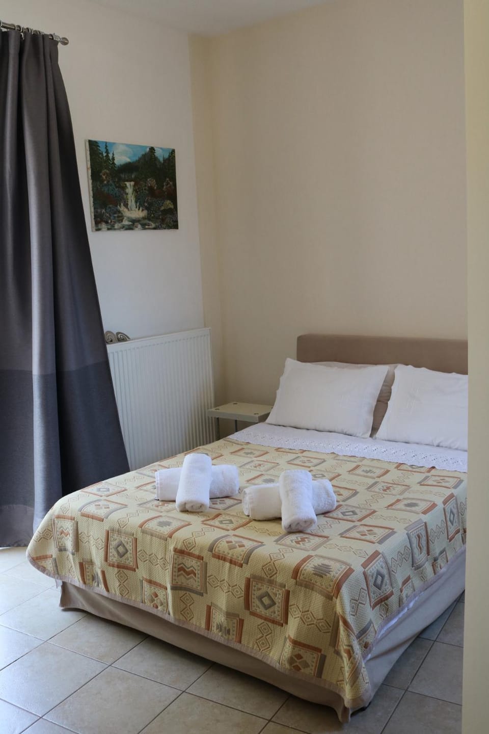 Bed, Bedroom, towels