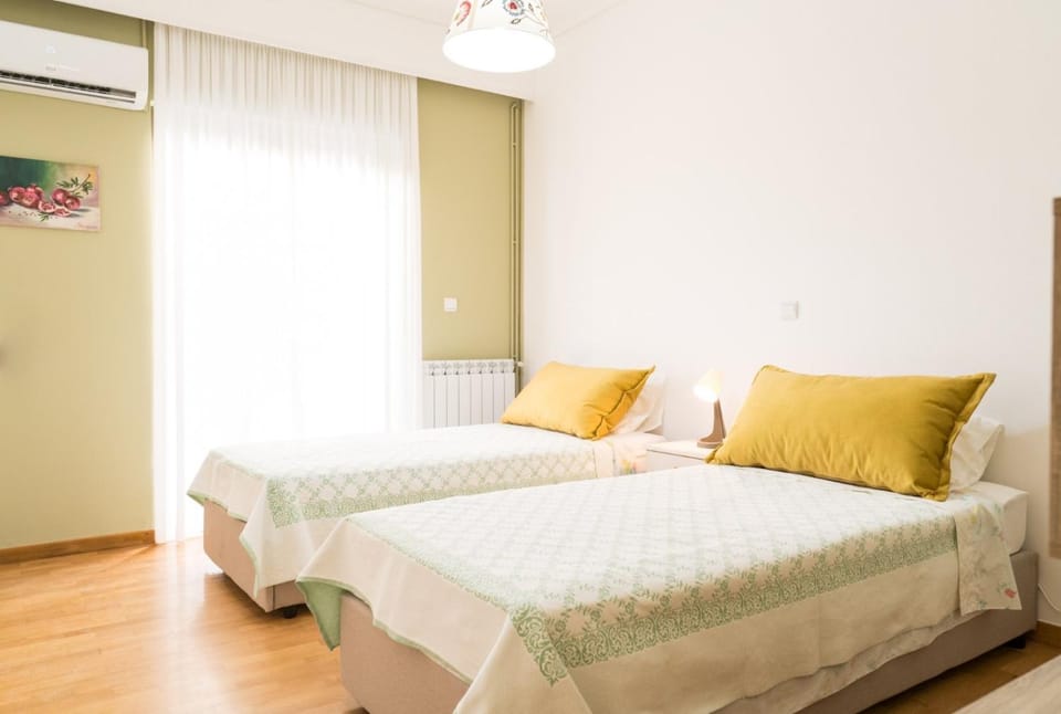 Bed, Bedroom, air conditioner