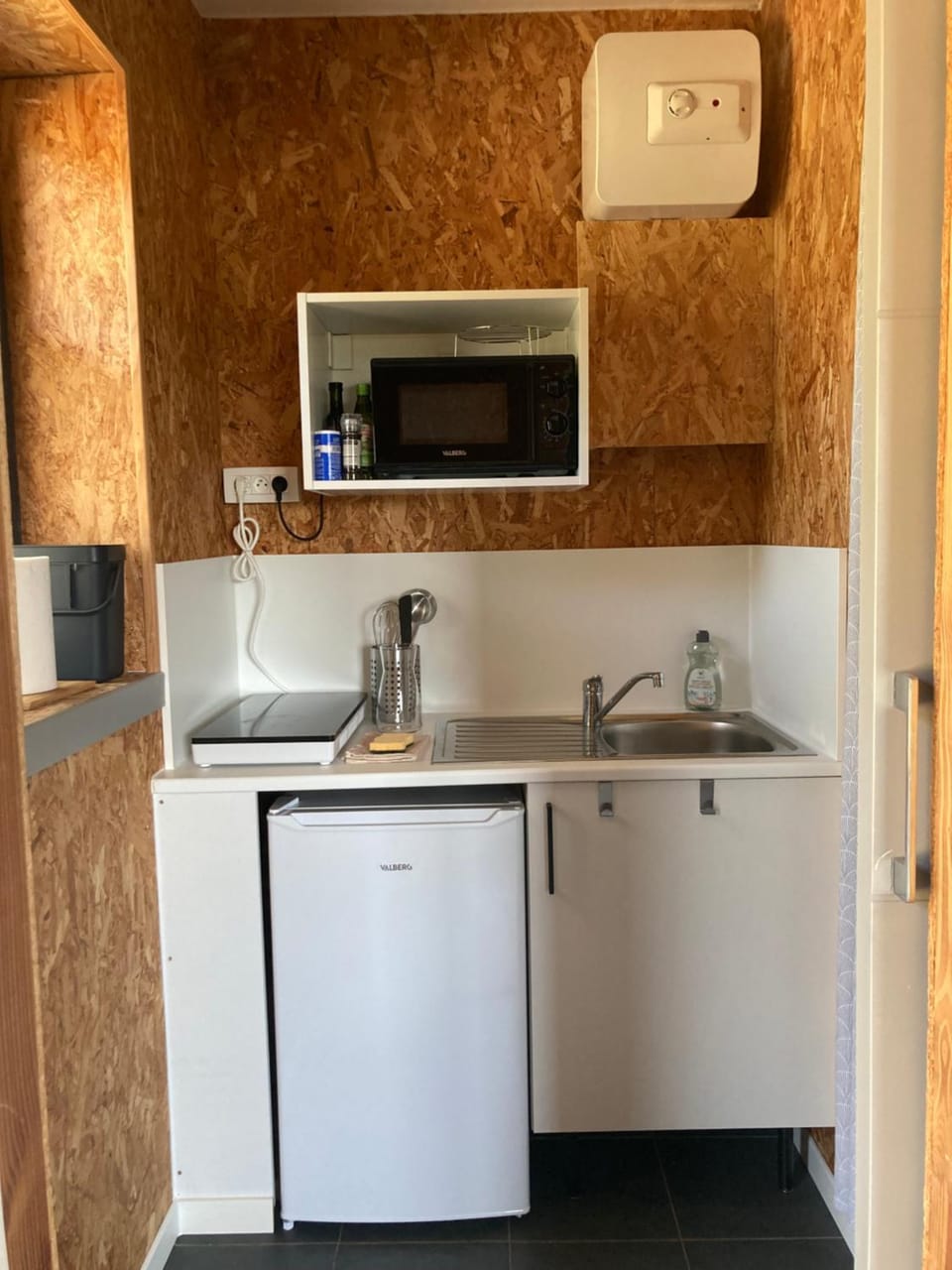 Kitchen or kitchenette, stove