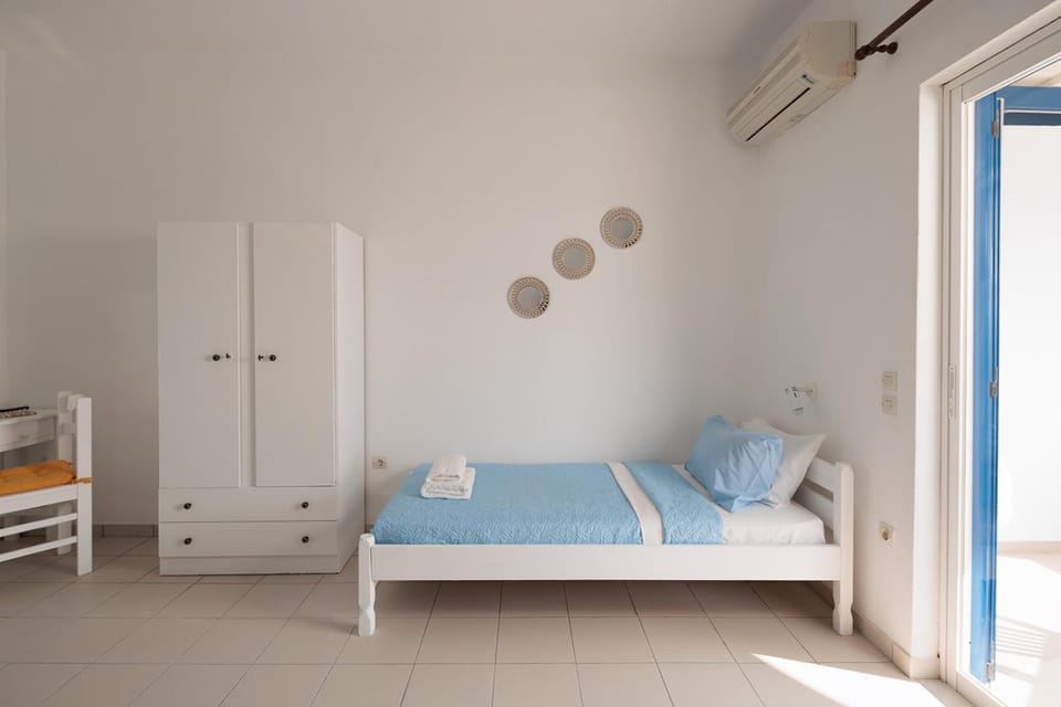 Aurea Blu Studio 07, warmth, sun, nature and sea Apartment in Naxos, Naxos and Lesser Cyclades, Greece