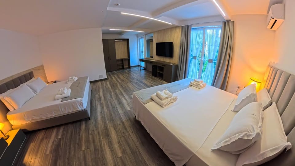Communal lounge/ TV room, Bed, TV and multimedia, Photo of the whole room, Bedroom, towels