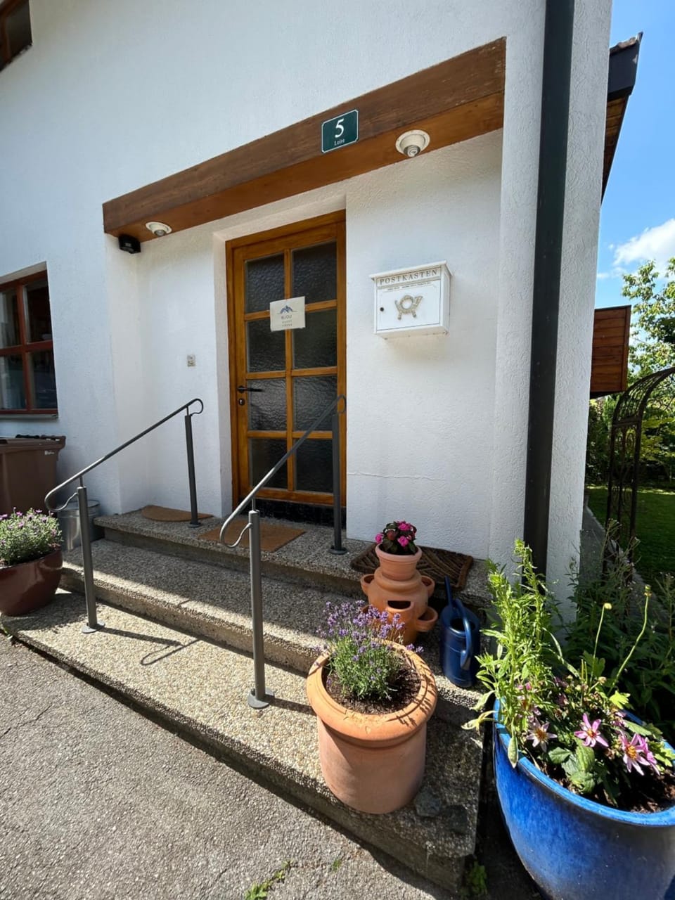 Facade/entrance