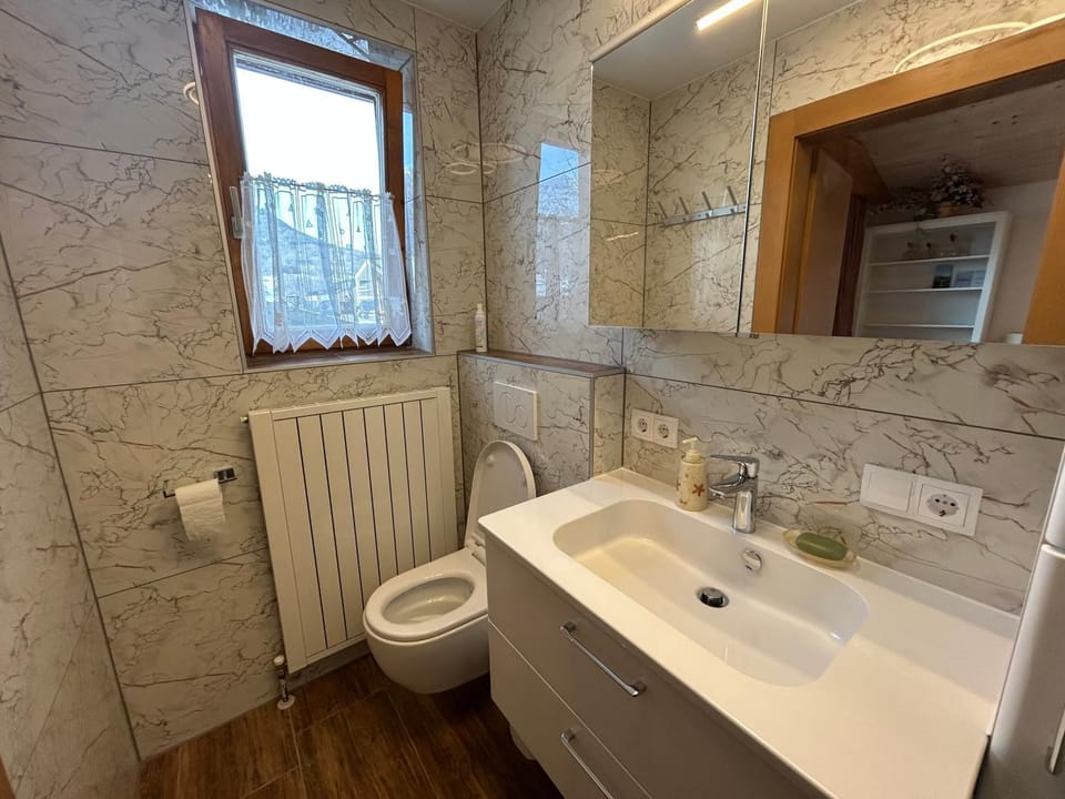 Toilet, Bathroom
