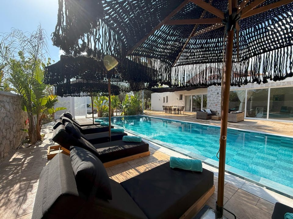 Pool view, Swimming pool