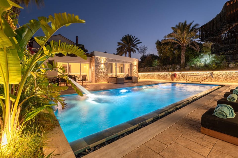 Garden, Swimming pool, Swimming pool