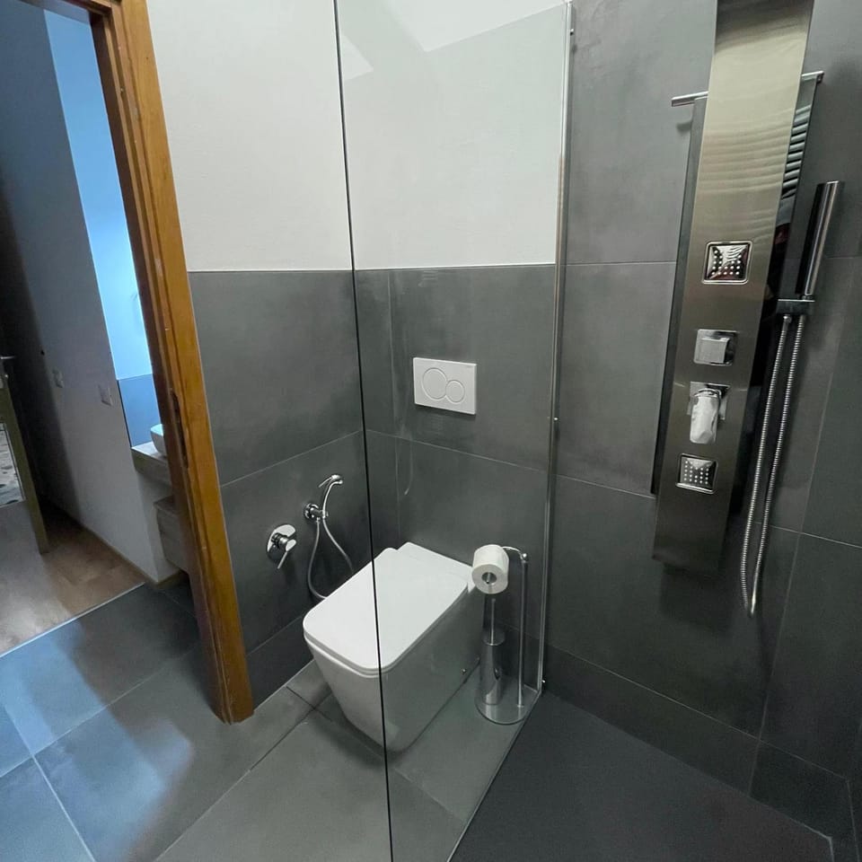 Shower, Toilet, Bathroom