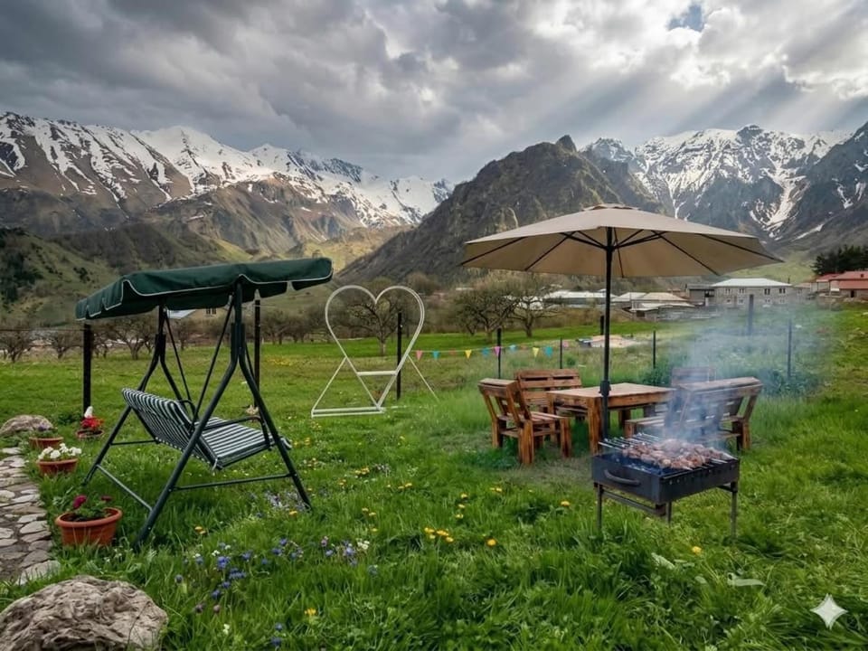 Kvirike Cottage Kazbegi House in Georgia