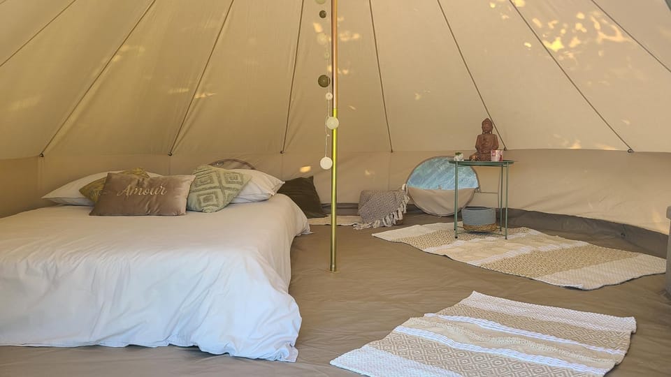 Nuit insolite tente l'âme agit proche Mont Saint Michel Luxury tent in Brittany