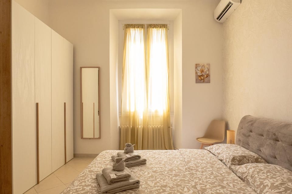 Bed, Photo of the whole room, Bedroom, towels, wardrobe, air conditioner