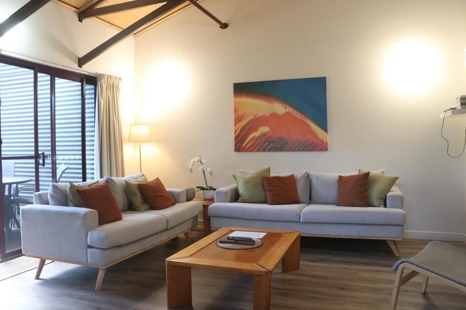 Living room, Seating area, internet