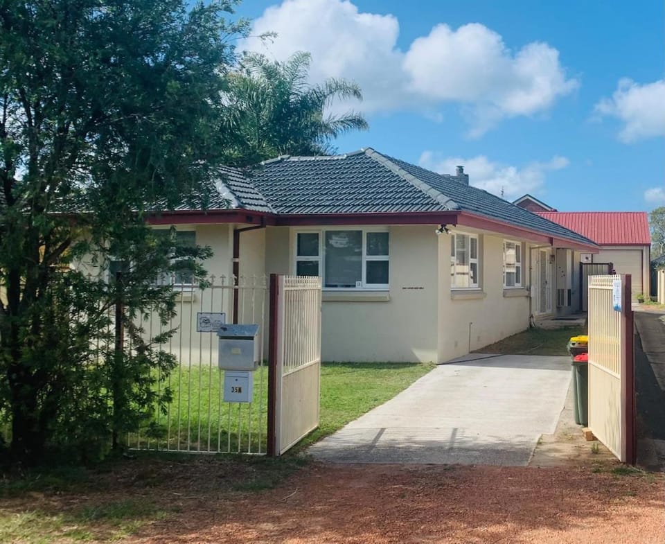 Coastal Family & Pet friendly home in Ettalong Beach House in Central Coast