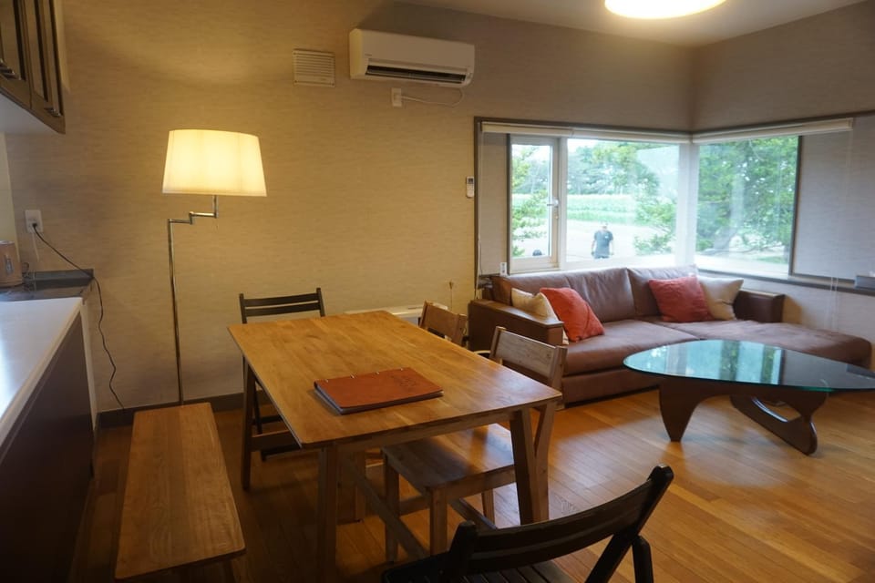 Living room, Dining area