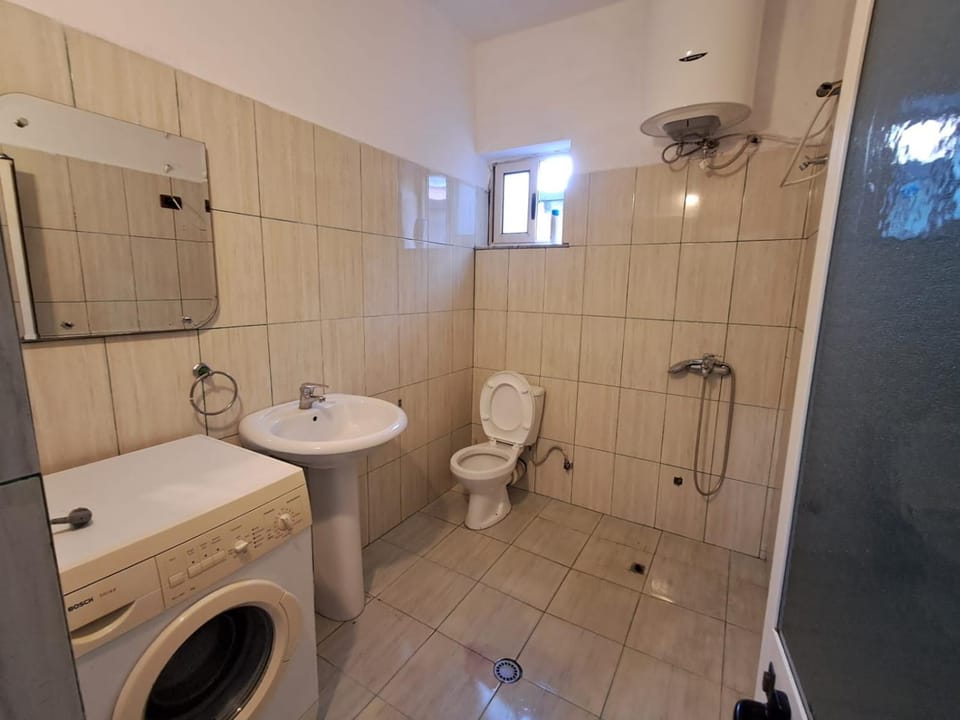 Shower, Toilet, Bathroom, washing machine