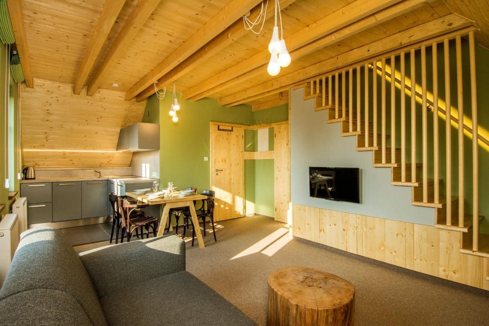 TV and multimedia, Kitchen or kitchenette, Living room, Dining area