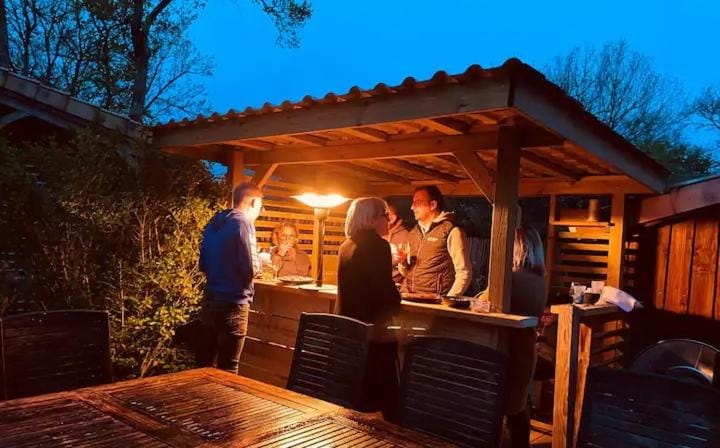 Patio, BBQ facilities, Guests