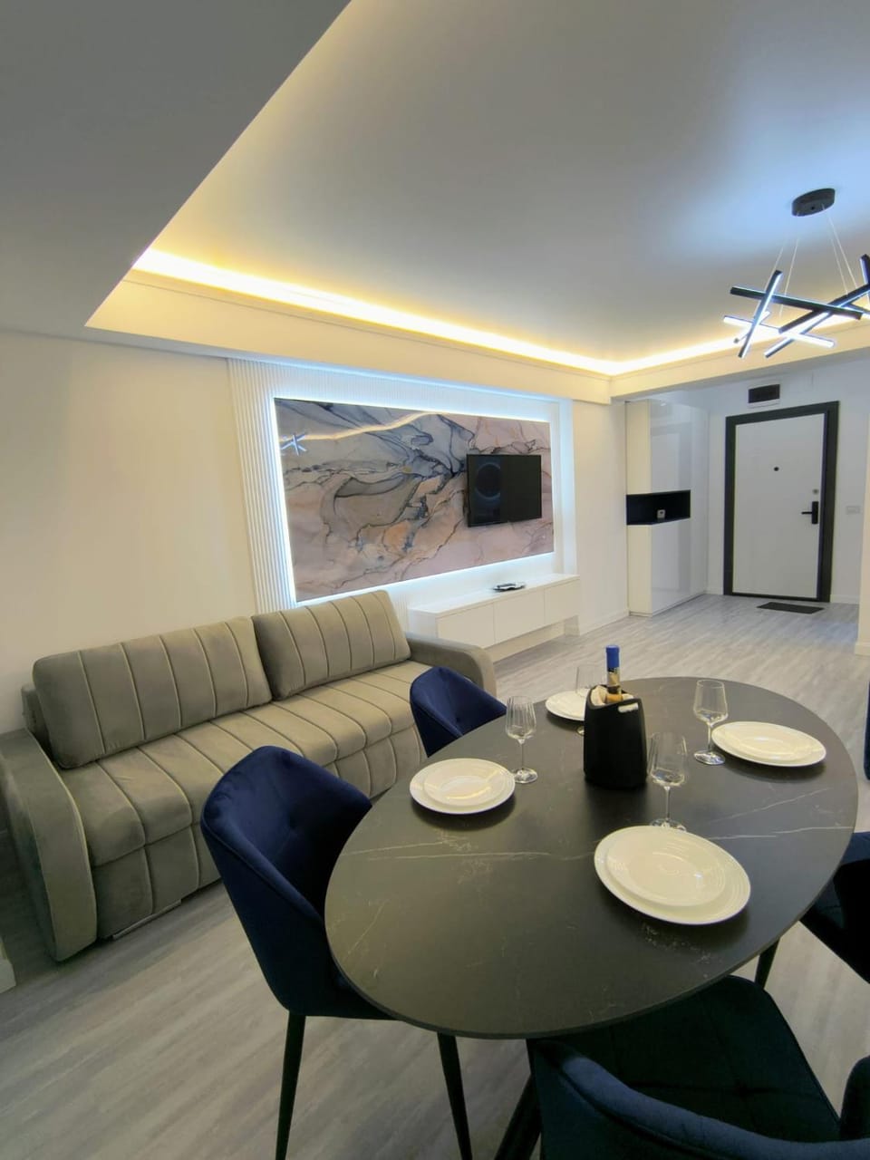 Studio Room 220 White Titanic Apartment in Constanța County