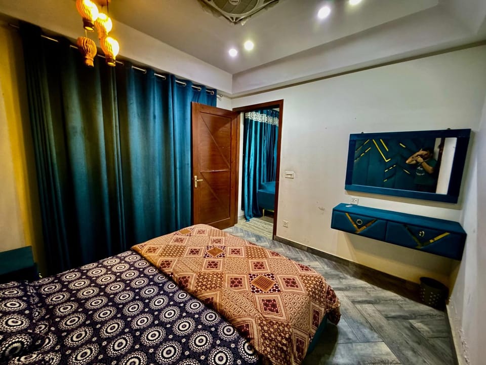 Bed, TV and multimedia