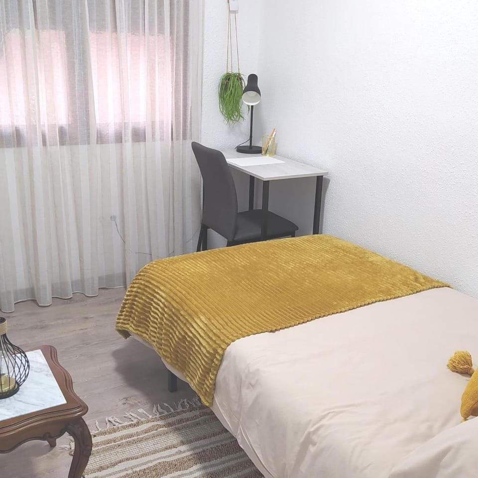 Bed, Bedroom