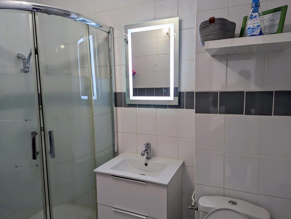 Shower, Bathroom