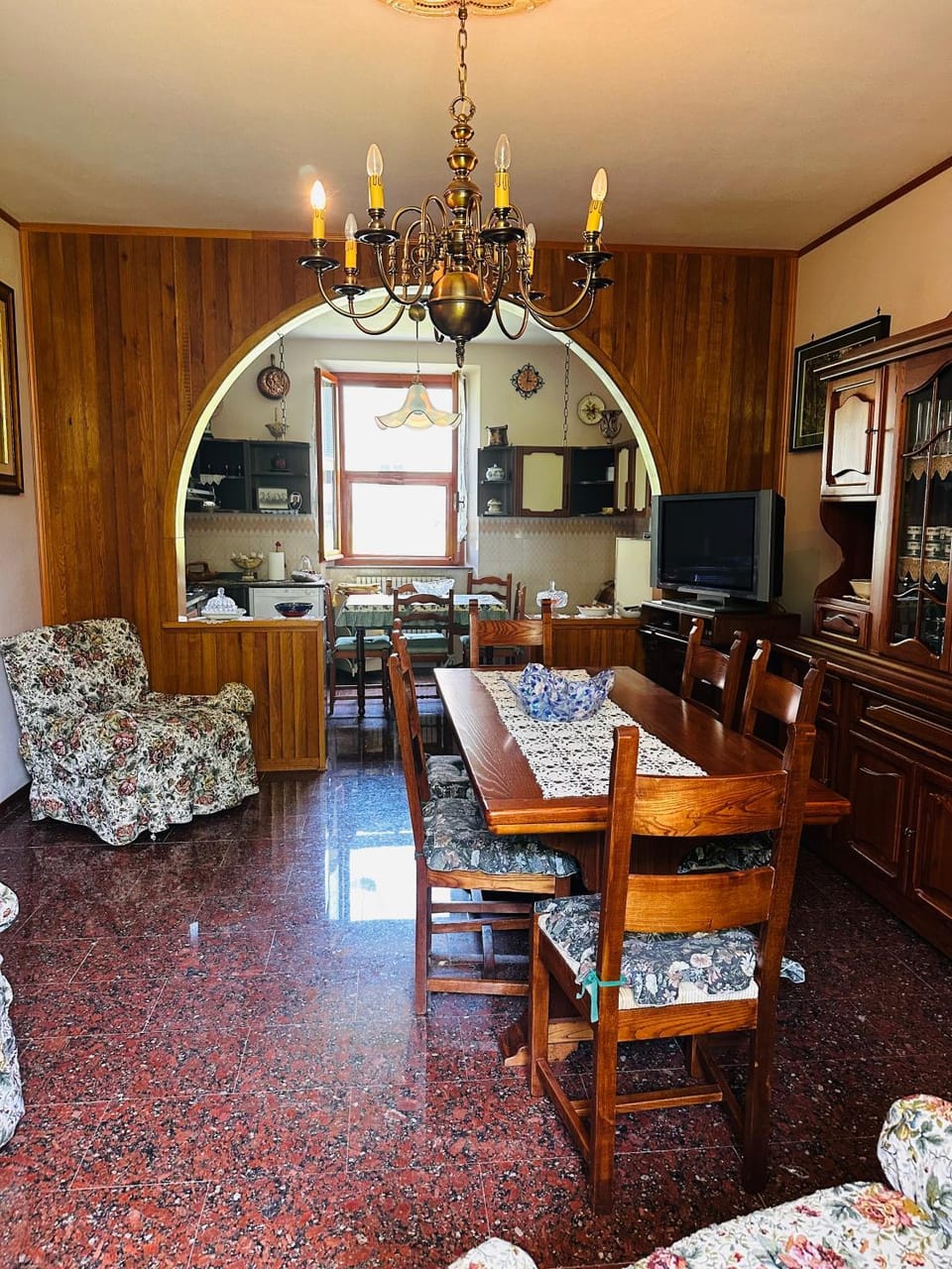 Communal lounge/ TV room, TV and multimedia, Kitchen or kitchenette, Living room, Seating area, Dining area