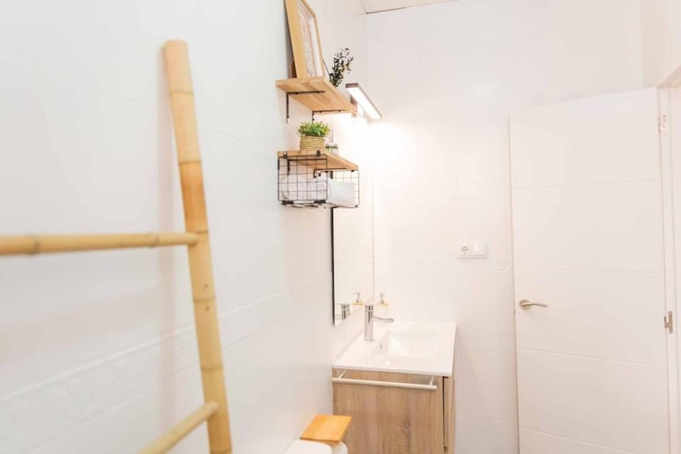 New studio - Plaza Merced Apartment in Malaga