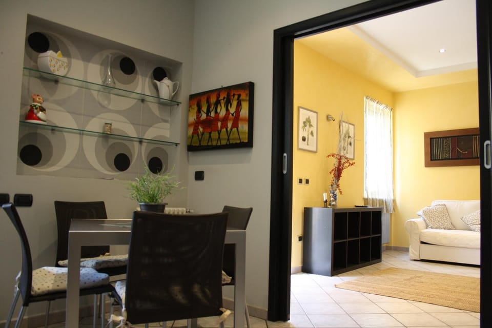 Living room, Dining area